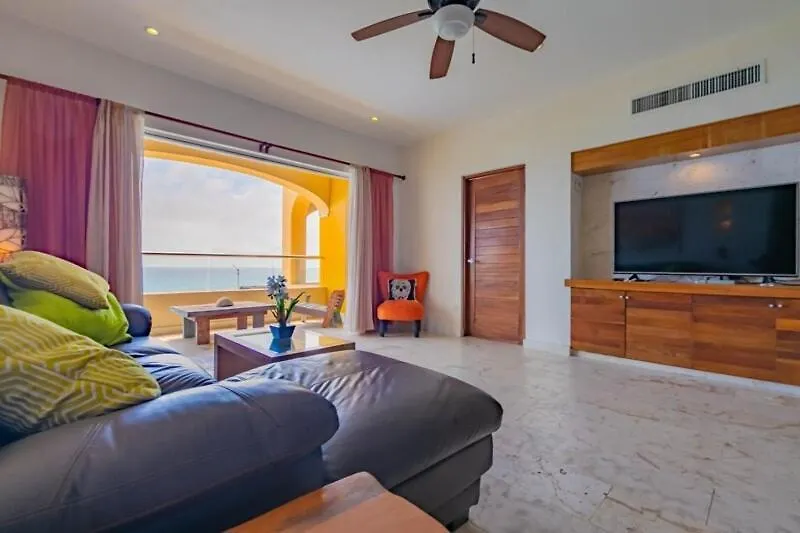 Sea-Front Villa, Isla Mujeres! Stunning Sea Views!