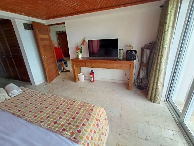 Sea-Front Villa, Isla Mujeres! Stunning Sea Views! Apartmán