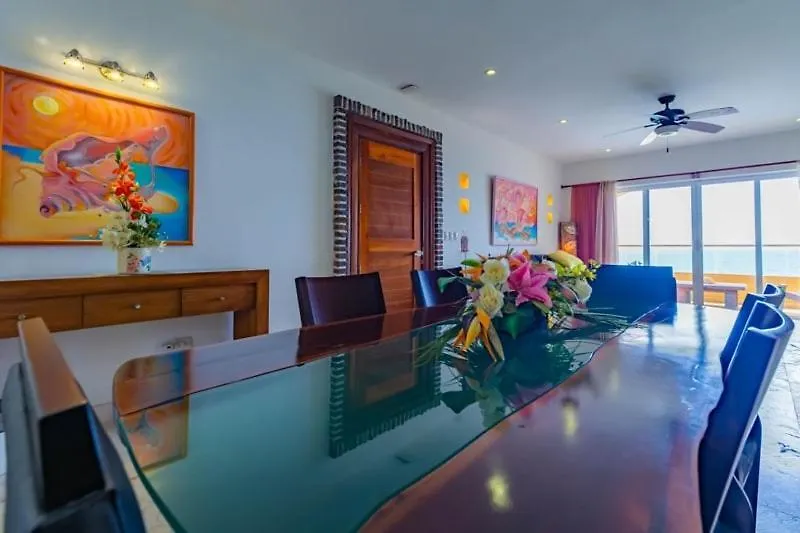 Sea-Front Villa, Isla Mujeres! Stunning Sea Views! 0*,