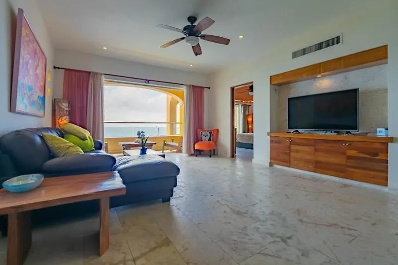 Sea-Front Villa, Isla Mujeres! Stunning Sea Views!