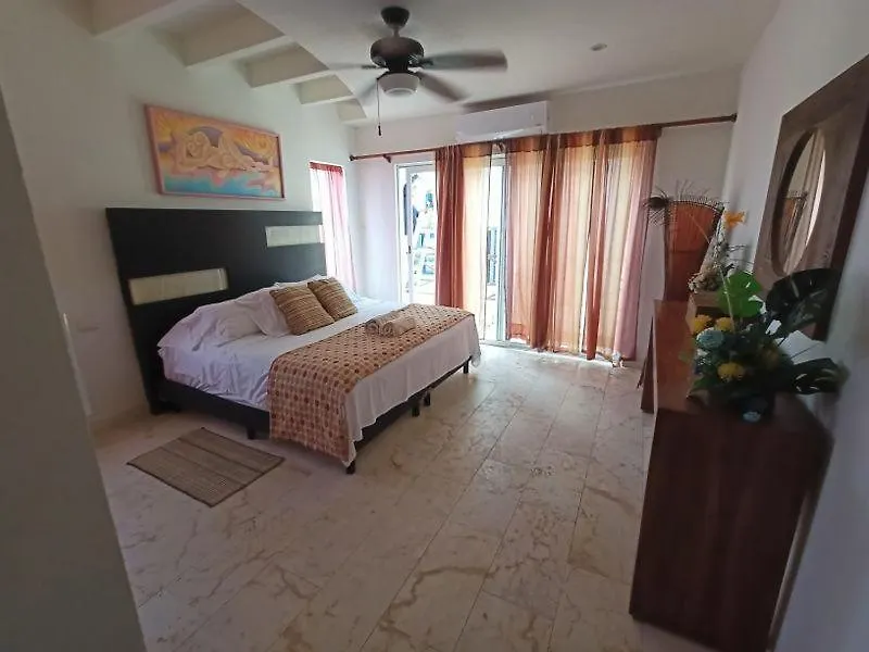 Sea-Front Villa, Isla Mujeres! Stunning Sea Views! 0*,  Mexico