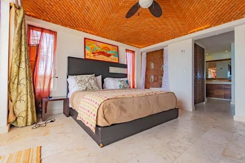 Sea-Front Villa, Isla Mujeres! Stunning Sea Views! 0*,  Mexico