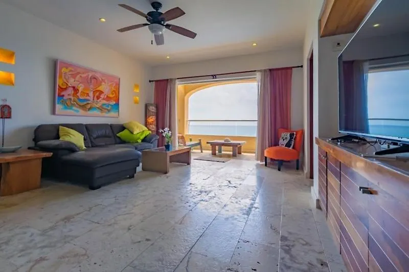 Sea-Front Villa, Isla Mujeres! Stunning Sea Views!
