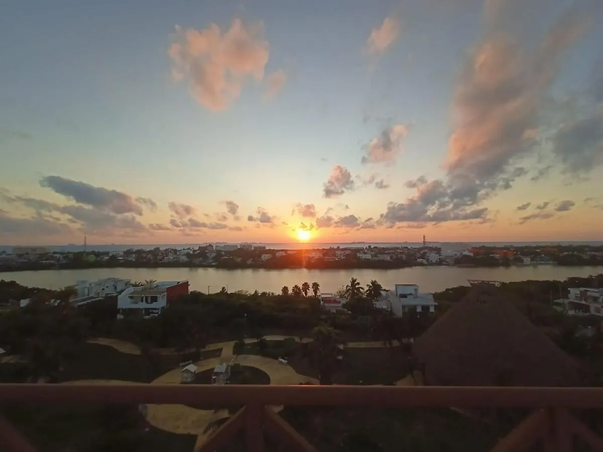 Apartment Sea-Front Villa, Isla Mujeres! Stunning Sea Views!