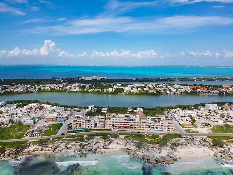 Sea-Front Villa, Isla Mujeres! Stunning Sea Views! Apartment