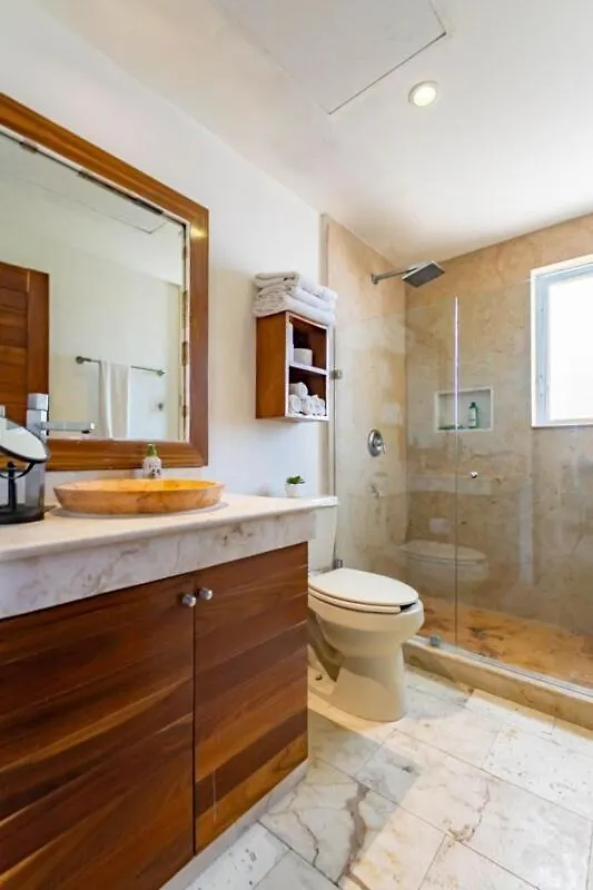 Sea-Front Villa, Isla Mujeres! Stunning Sea Views! Apartment