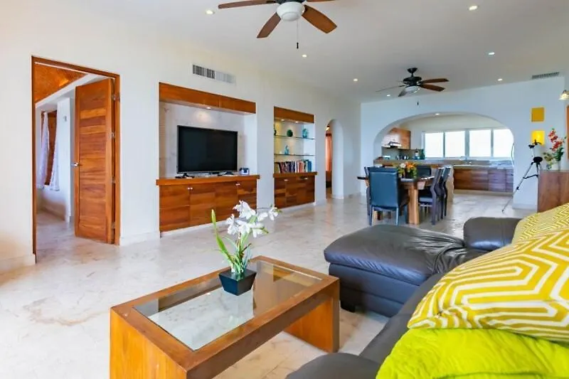 Sea-Front Villa, Isla Mujeres! Stunning Sea Views!